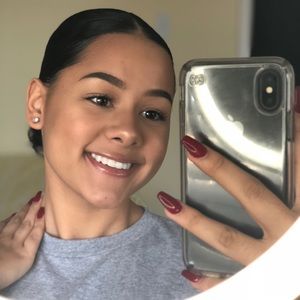 Meet your Posher, Caila